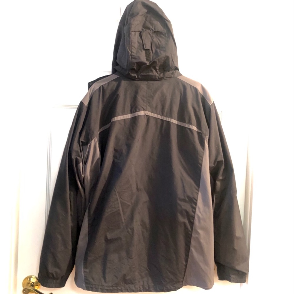 Columbia 3 in 1 black and gray ski jacket with fleece and removable hood, Large - Picture 4 of 9